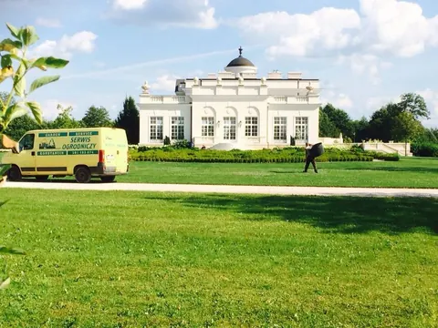 Rezydencja i rozległy ogród